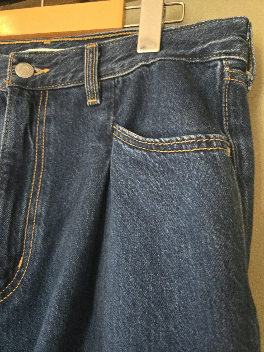 VINTAGE! Levi's | High-Waist Wide Leg 'High Loose' Blue Jeans for Women, Size 29 - Picture 5 of 11